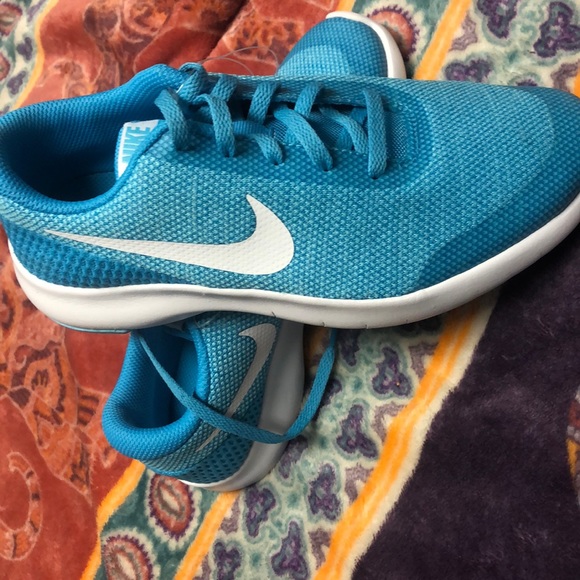 Nike sneaker - Picture 3 of 3